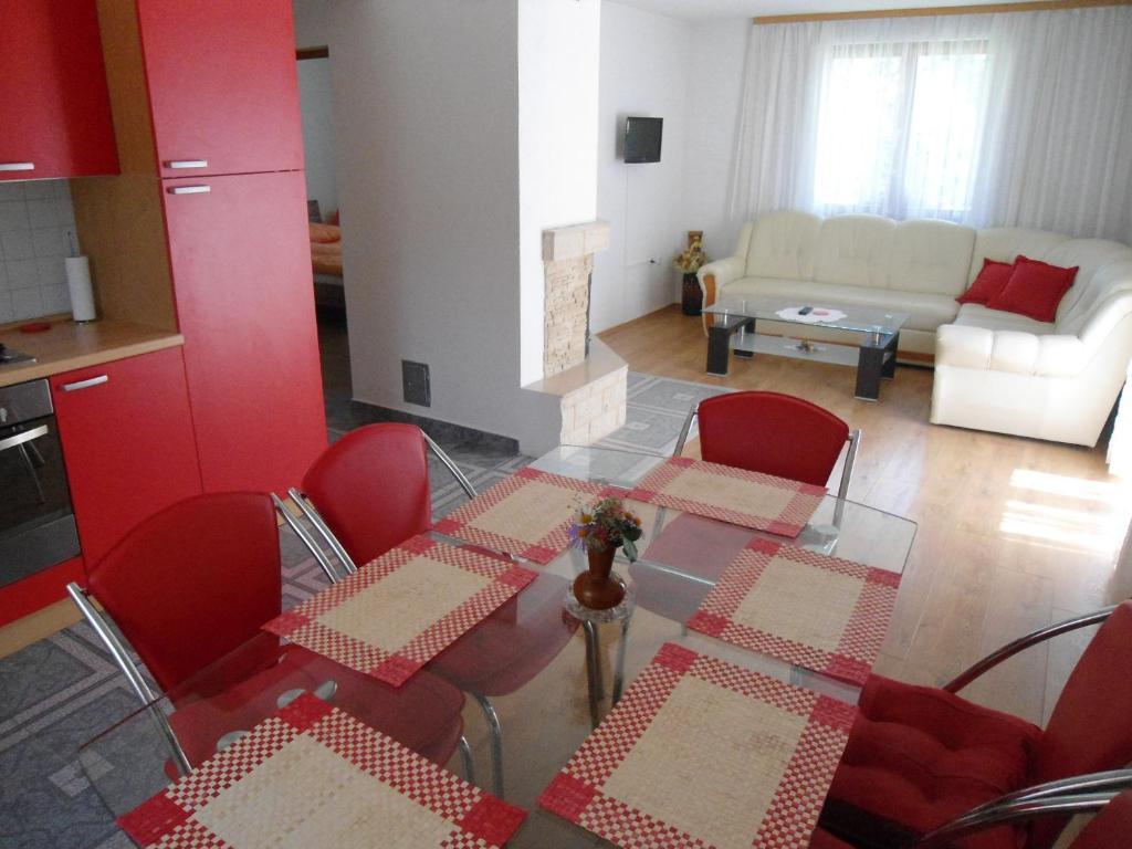 Galesic Apartments & Rooms Korenica Rom bilde